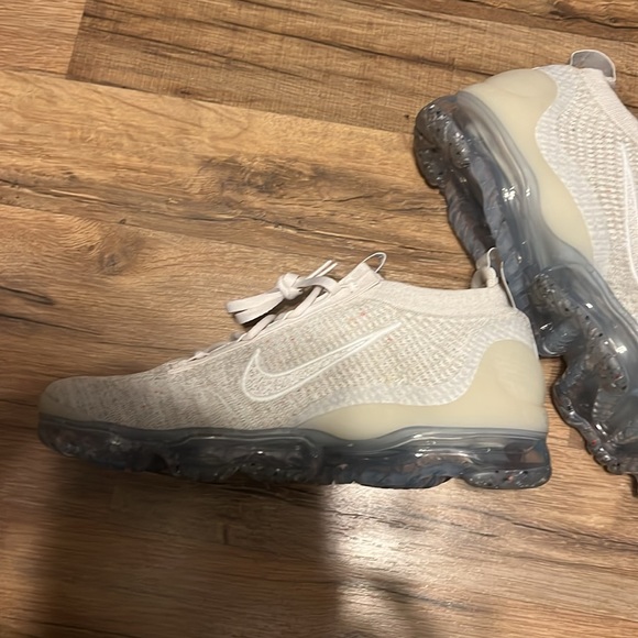 WOMEN'S NIKE AIR VAPORMAX 2021 FLYKNIT RUNNING - Picture 5 of 9